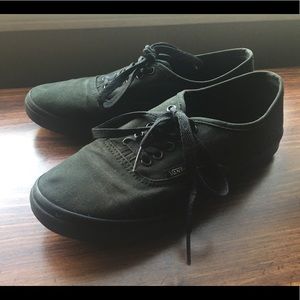 Vans size 7.5 women’s 6 men’s